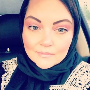 Meet your Posher, Farrah